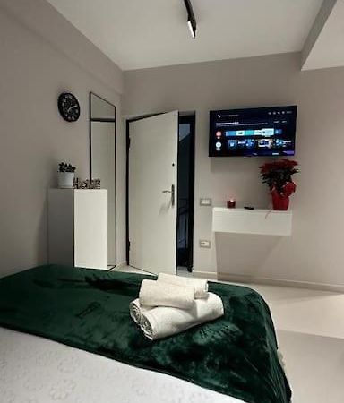 Host Apartament Elio Tirana Extérieur photo