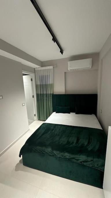 Host Apartament Elio Tirana Extérieur photo