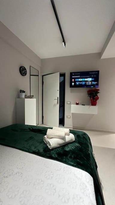 Host Apartament Elio Tirana Extérieur photo