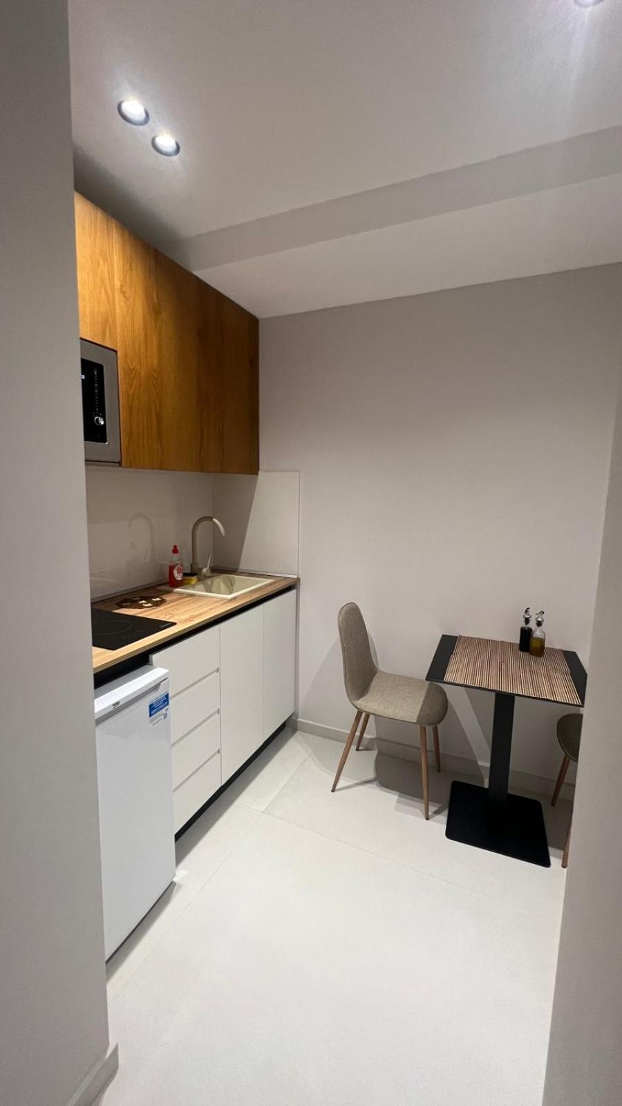 Host Apartament Elio Tirana Extérieur photo
