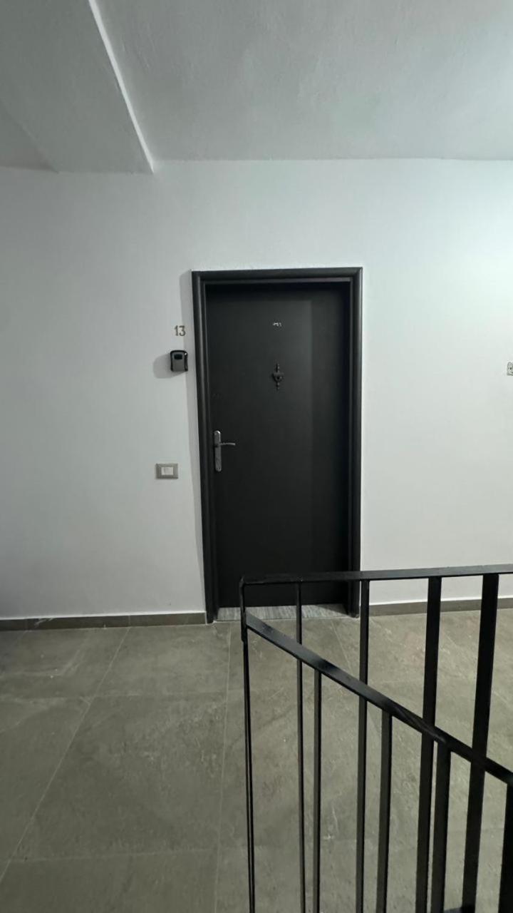 Host Apartament Elio Tirana Extérieur photo